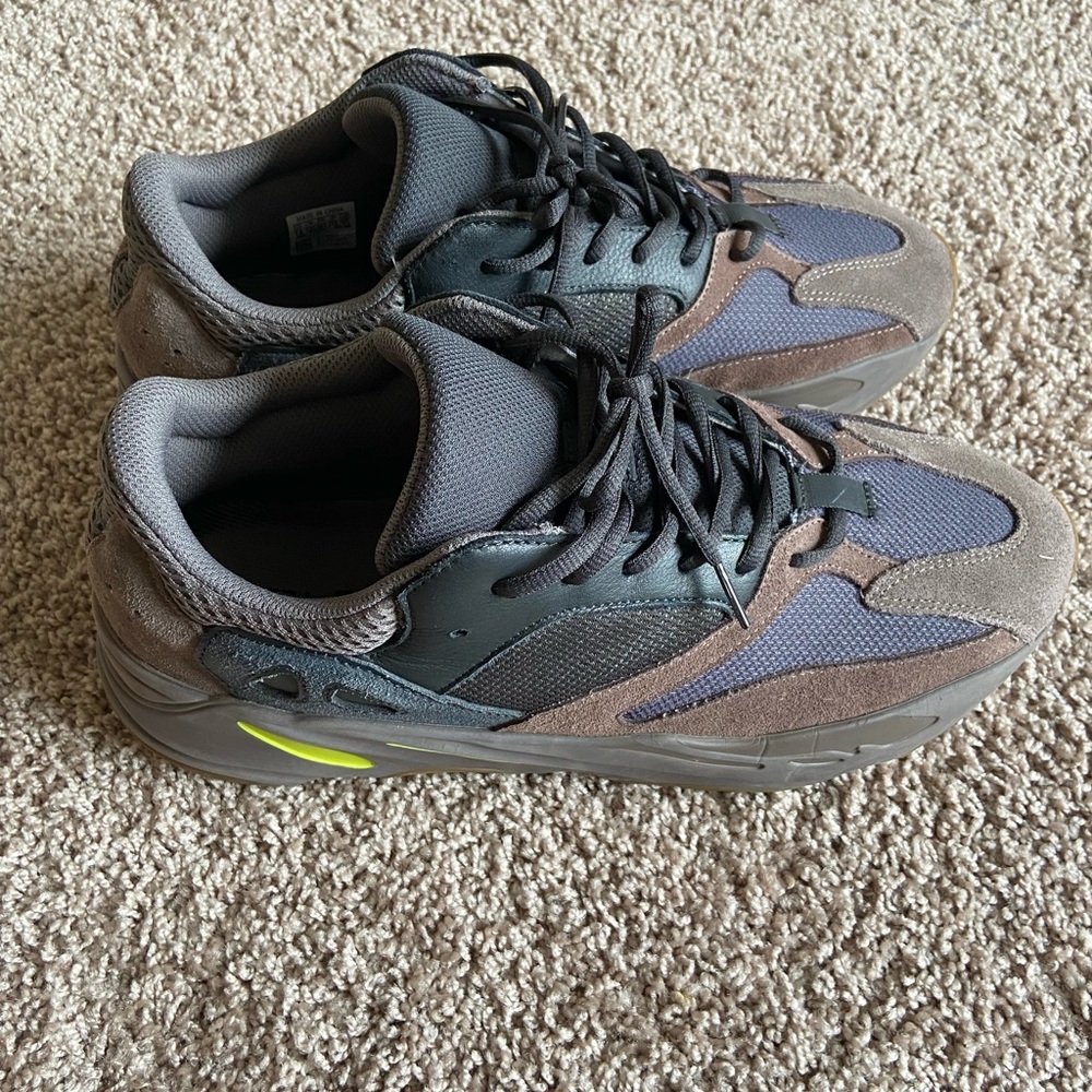 Yeezy 700 ‘Muave’ V2 Size 14